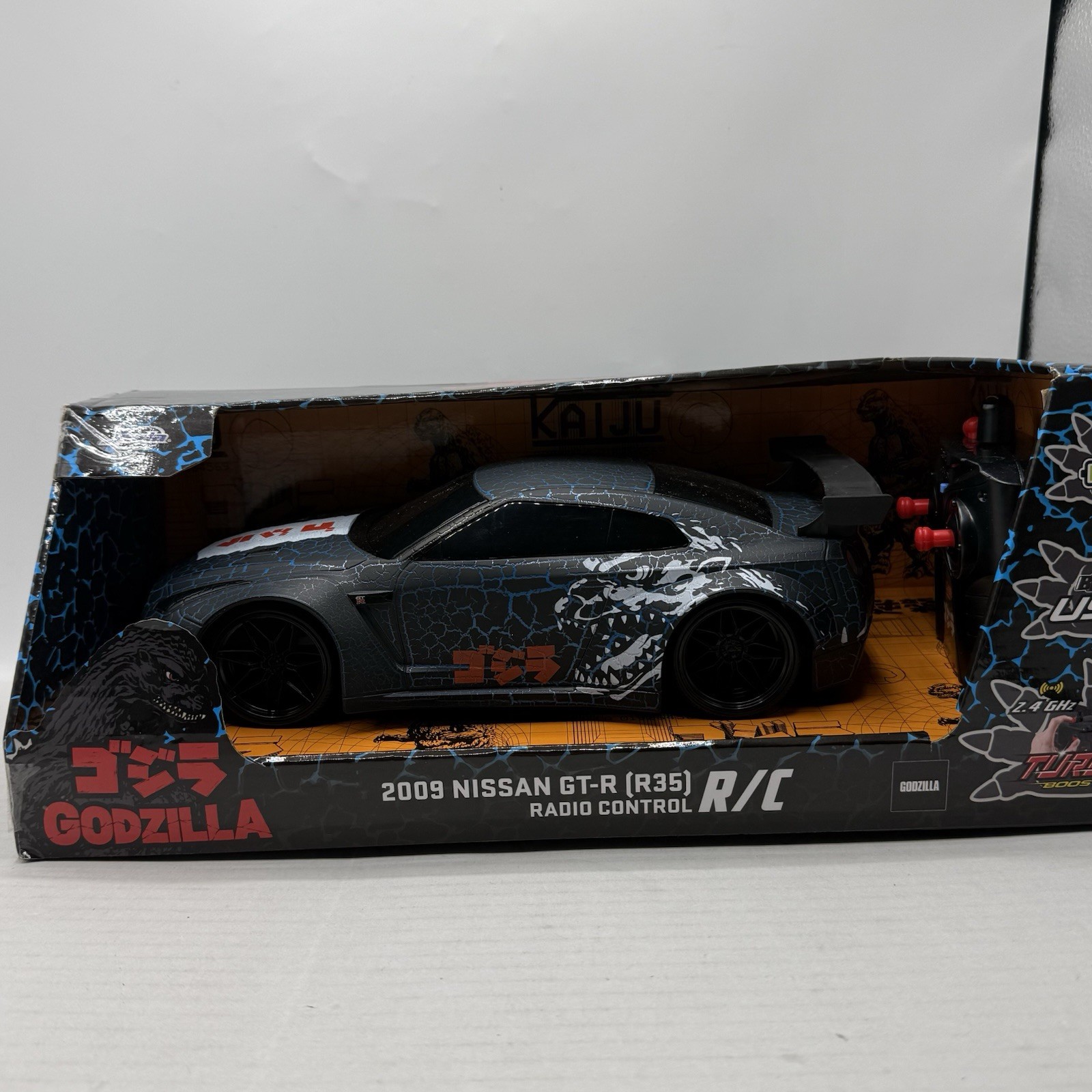 Hollywood Rides 1:16 Godzilla 2009 Nissan GT-R (R35) R/C Car Jada Radio Control