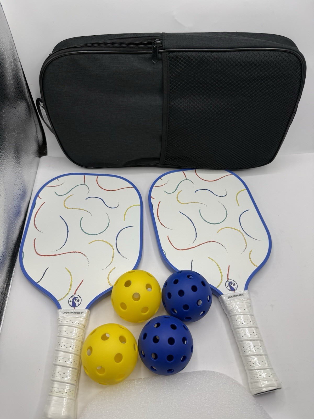Parrot 12mm Pickleball Set With Carrying Case 2 Rackets + 4 Balls