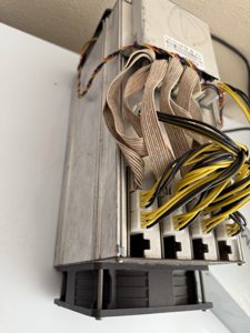 Bitmain Antminer L3+ (504Mh) Miner Includes PSU photo 3