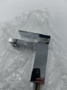 Delta 567LF-HGM-PP Modern Single Hole Bathroom Faucet