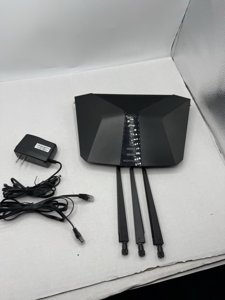 NETGEAR Nighthawk 6Stream Dual-Band WiFi 6 Router (RAX54S) - Missing 1 Antenna