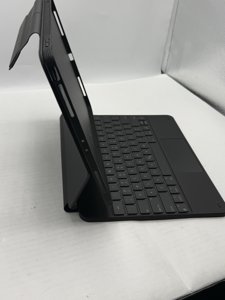 ESR iPad Pro 12.9 Case with Keyboard, Easy-Set Magnetic Stand photo 5