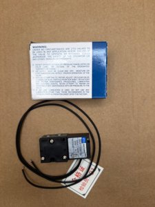 ZTO High frequency solenoid valve 45A-AC1-DDBA-1BA DC12V 5.4W photo 2