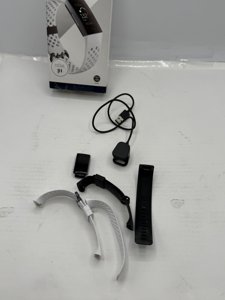 Fitbit Charge 3 SE Fitness Activity Tracker Graphite/White Silicone, One Size (S and L Bands Included),1 Count (Pack of 1) photo 7