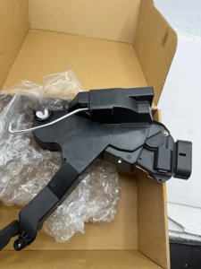 MOTOKU Front Left Door Lock Actuator Assembly w/Cables for Lexus LS430 2001-2006 Driver Side photo 5