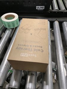 SuzziPad Cold Socks & Hand Ice Pack, Cooling Gloves for Chemotherapy, Chemo Care Package for Women and Men, S/M, Purple photo 2