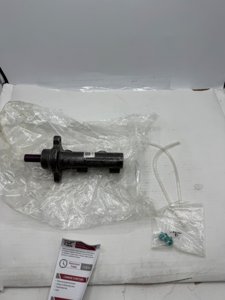 Cardone 10-2708 Remanufactured Brake Master Cylinder  photo 4