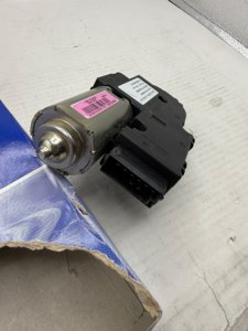 GM Genuine Parts 95329936 Sunroof Motor with Control Module photo 4