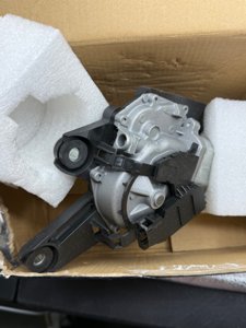 A-Premium Rear Windshield Wiper Motor Compatible with Mercedes-Benz GLK250 2013-2015, GLK280 2009, GLK300 2010-2015, GLK350 2009-2015, CLS350 2010-2014, CLS500 2010-2017, CLS63 AMG, CLS63 AMG S photo 6