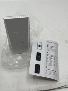 Netgear AC1900 Mesh WiFi Extender photo 3