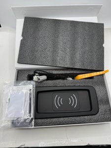 Xipon Chevy Silverado 2007-2014 Wireless Charger photo 3