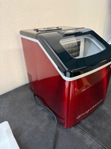 Frigidaire EFIC452-SSRED XL Maker, Makes 40 Lbs. of Clear Square Ice Cubes A Day, Stainless, Red Steel photo 12
