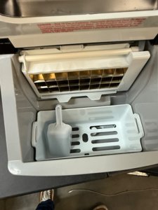 Frigidaire EFIC452-SSRED XL Maker, Makes 40 Lbs. of Clear Square Ice Cubes A Day, Stainless, Red Steel photo 7