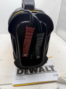 DEWALT DXAEPS14-Type2 2000 Peak Battery Amp 12V Automotive Battery Booster photo 4