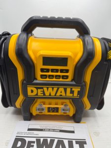 DEWALT DXAEPS14-Type2 2000 Peak Battery Amp 12V Automotive Battery Booster photo 3