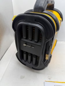 DEWALT DXAEPS14-Type2 2000 Peak Battery Amp 12V Automotive Battery Booster photo 6